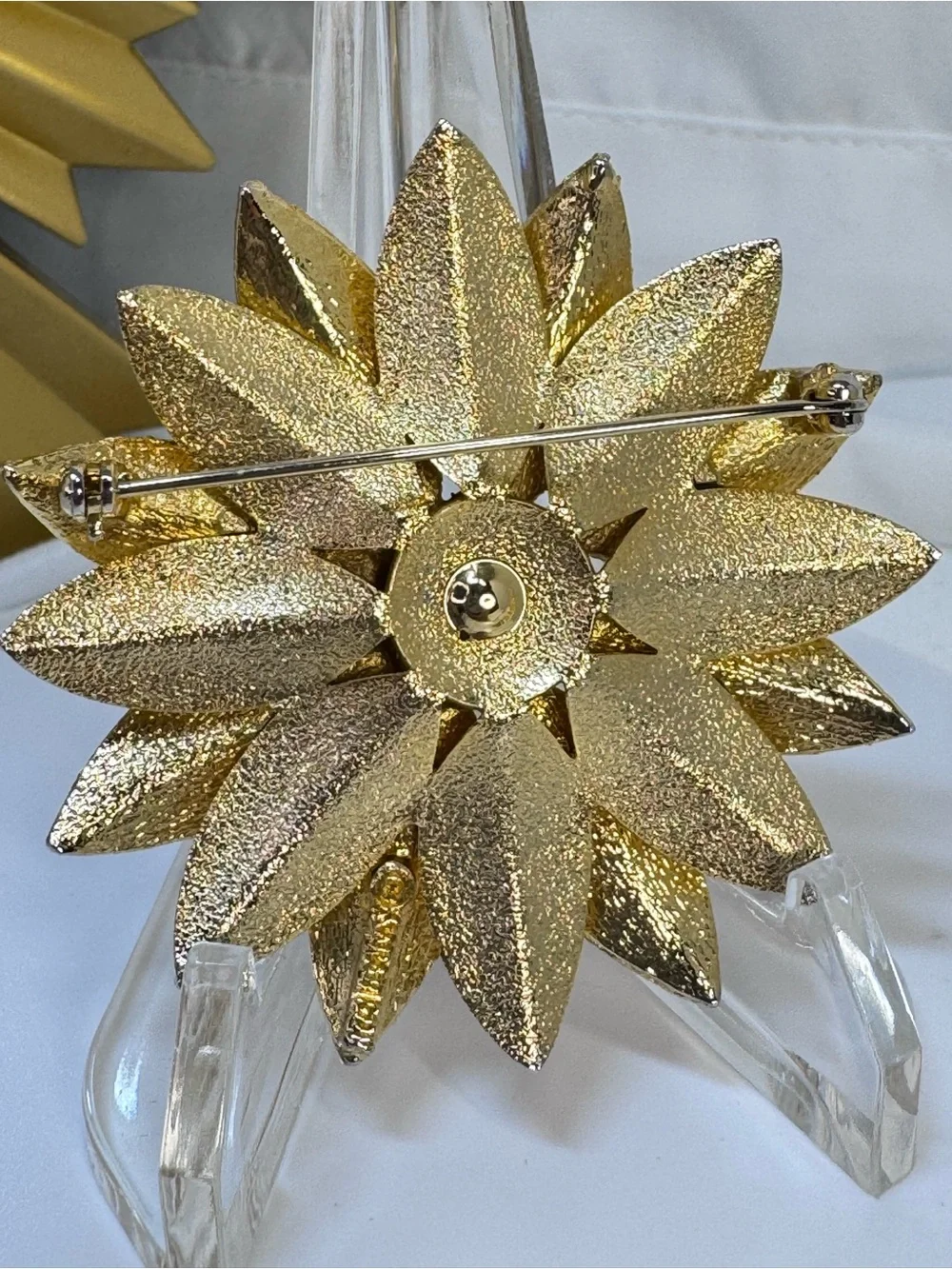 Vintage Sarah Coventry Gold Floral Sunflower Brooch